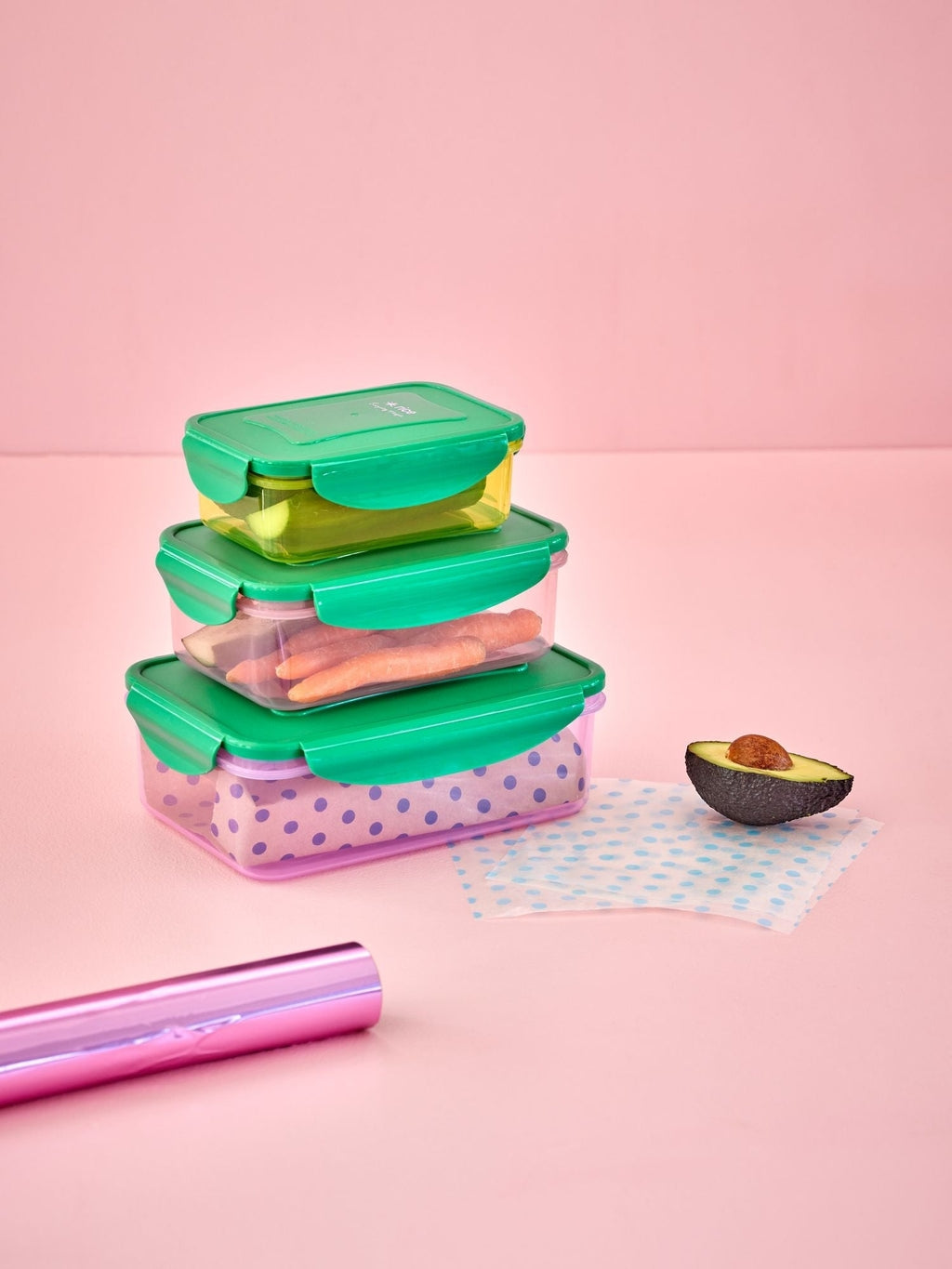 Rechteckige Lebensmittelboxen aus Kunststoff in verschiedenen Farben mit grünem Deckel – 3 Stück