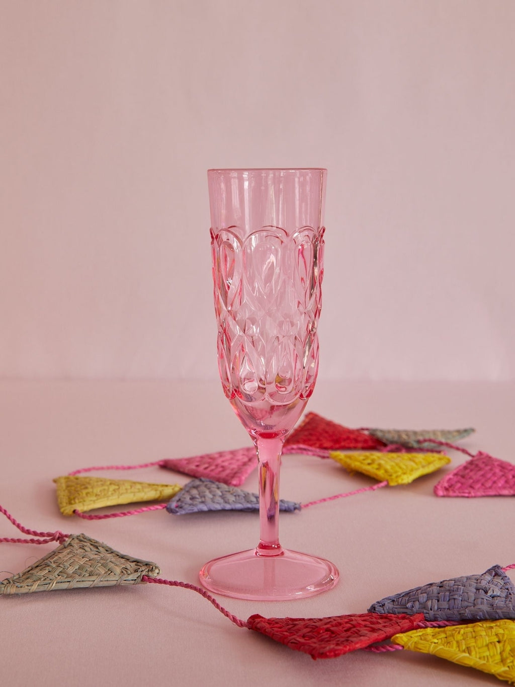 Acrylic Champagne Glass with Swirl Embossing – Pink – 200 ml
