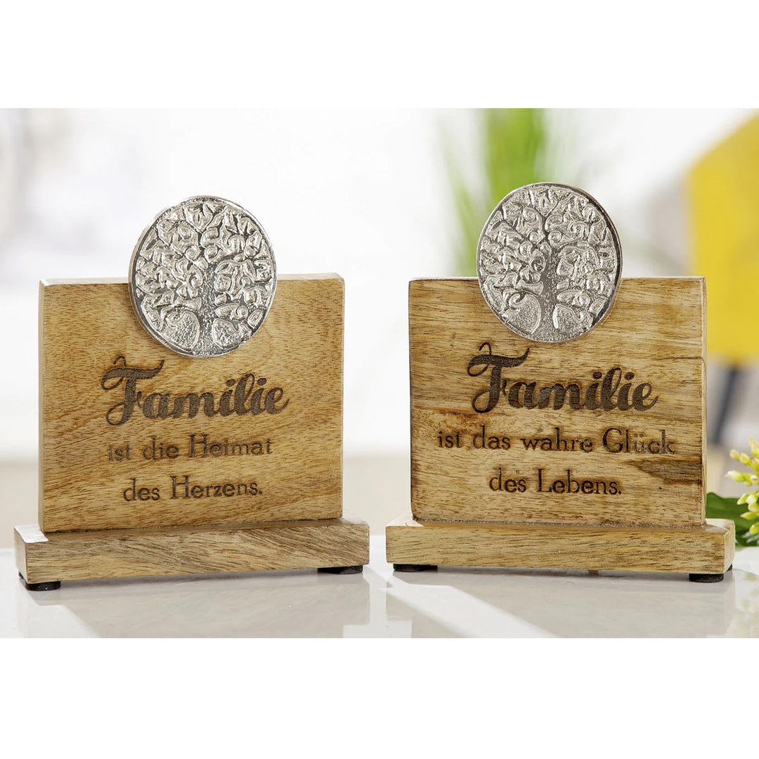 wooden messages 'family'