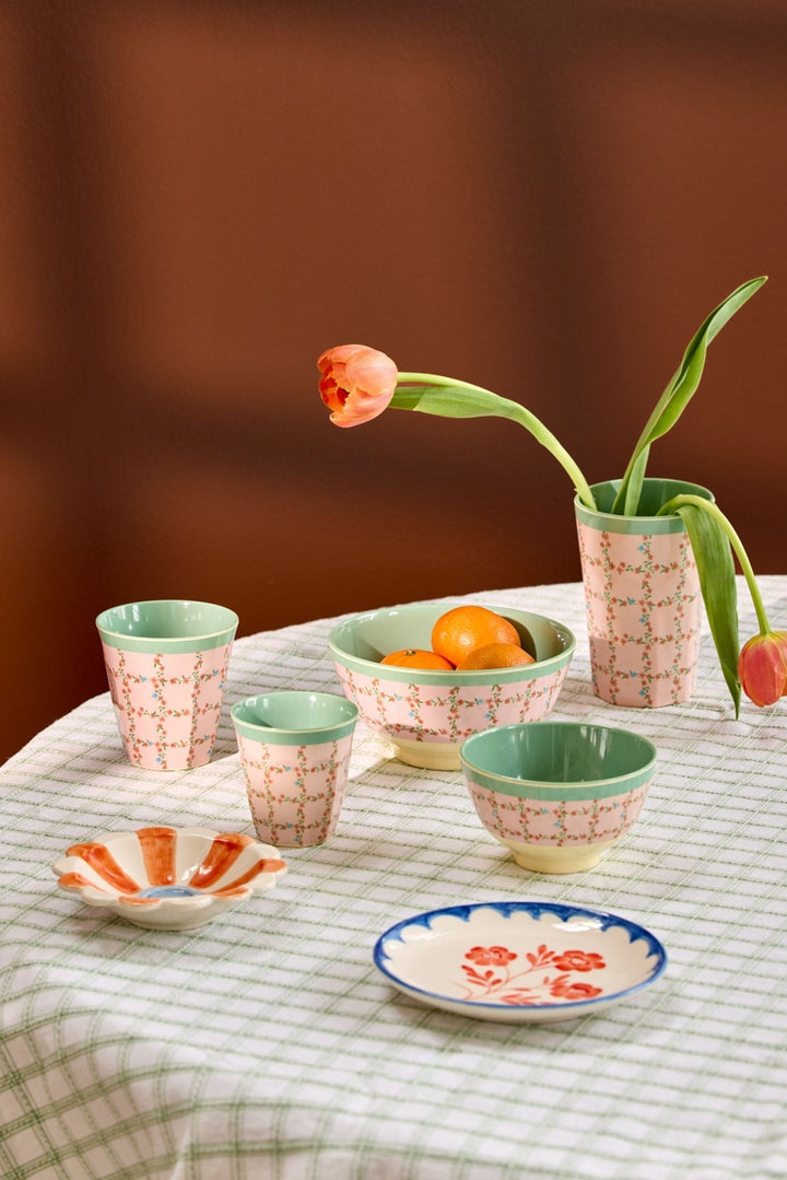 Melaminbecher mit kariertem Schablonendruck- hoch- 400 ml