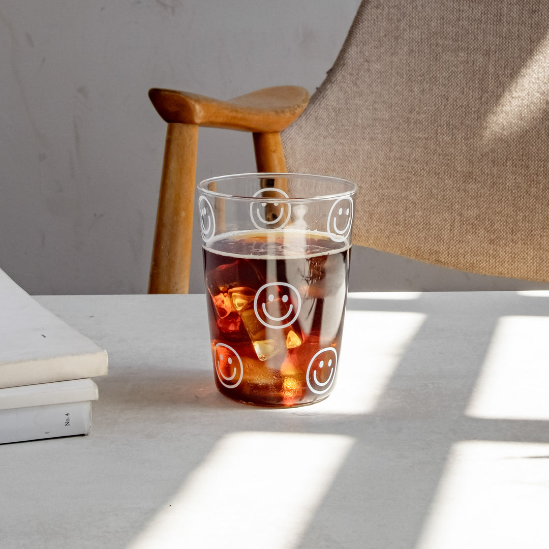 Drinking Glass Smileys white