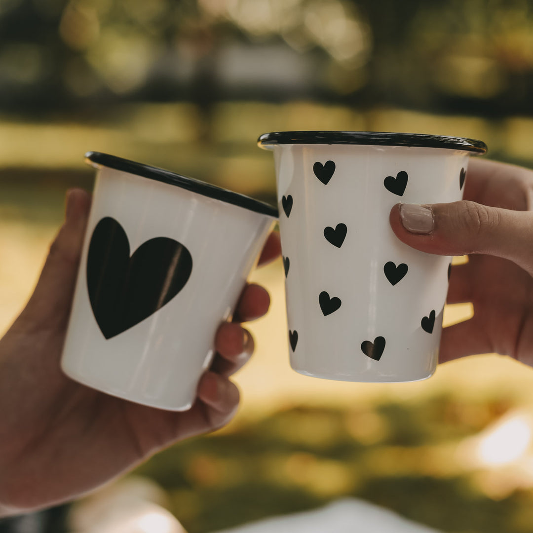 Emaille Becher Herzen