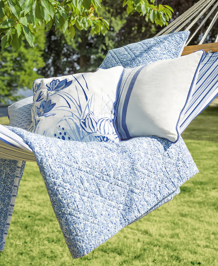 Kissenhülle Kristel blau mit Stickerei 40x40cm