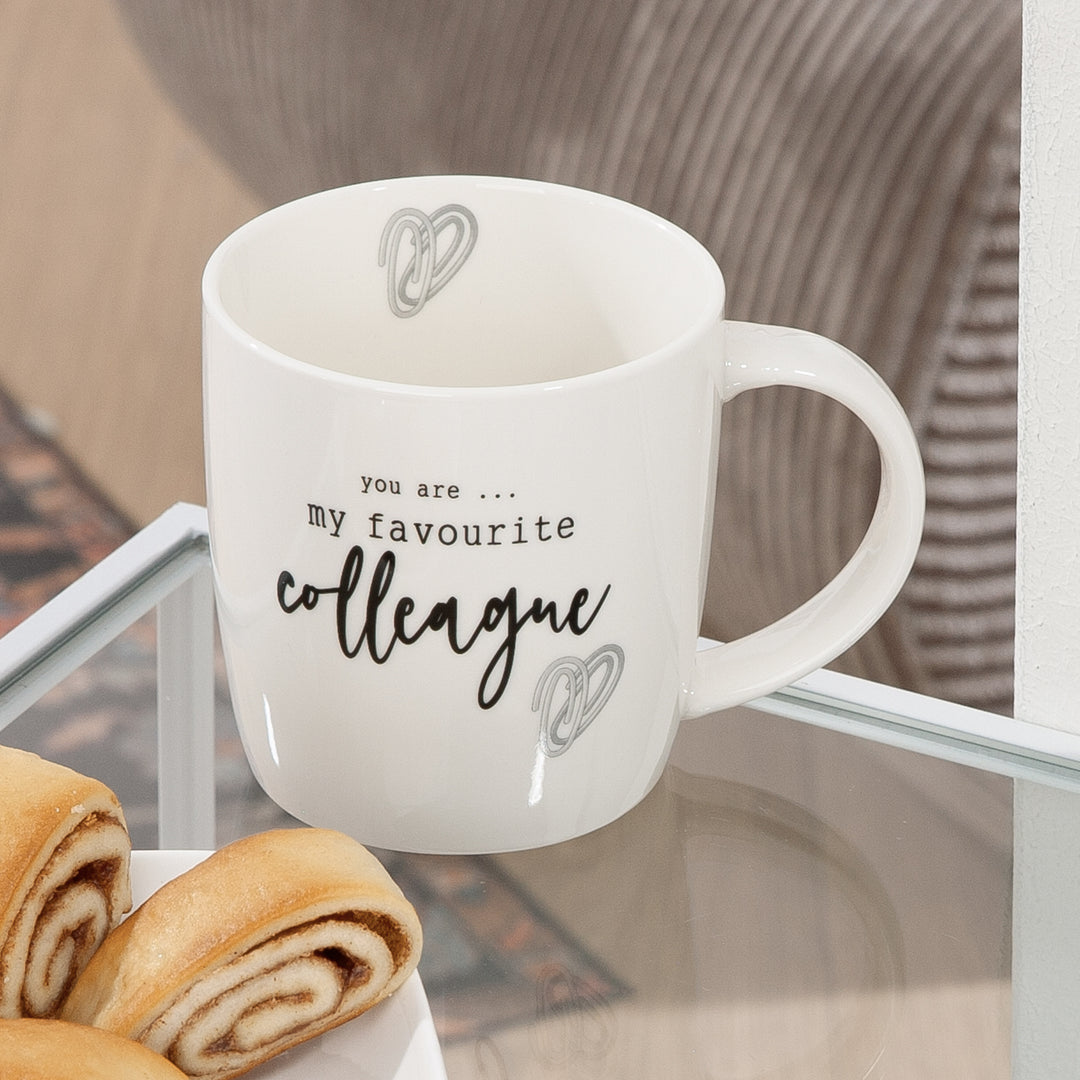 Tasse / Becher Spruch  ‚favourite colleague‘