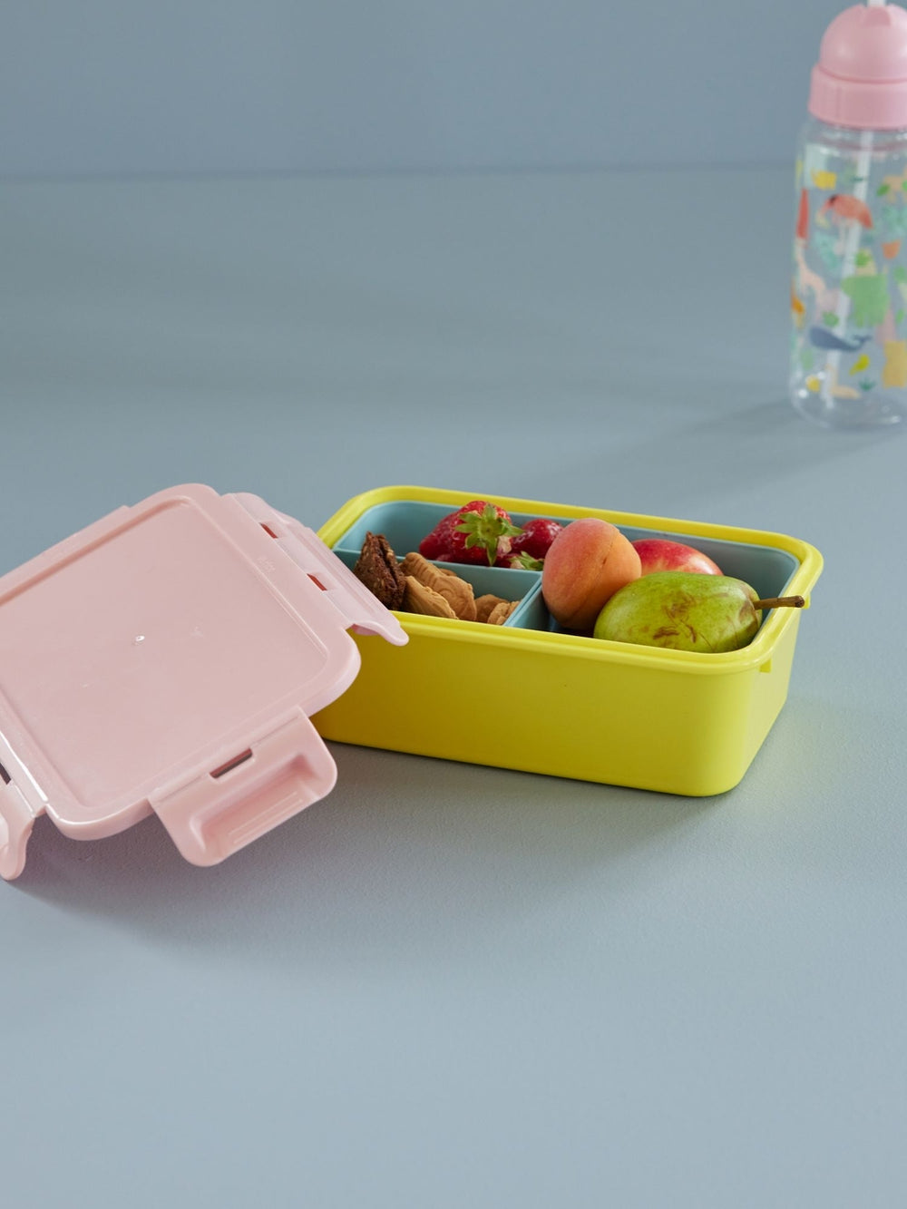Lunchbox mit 3 Einsätzen in zartem Rosa und Gelb