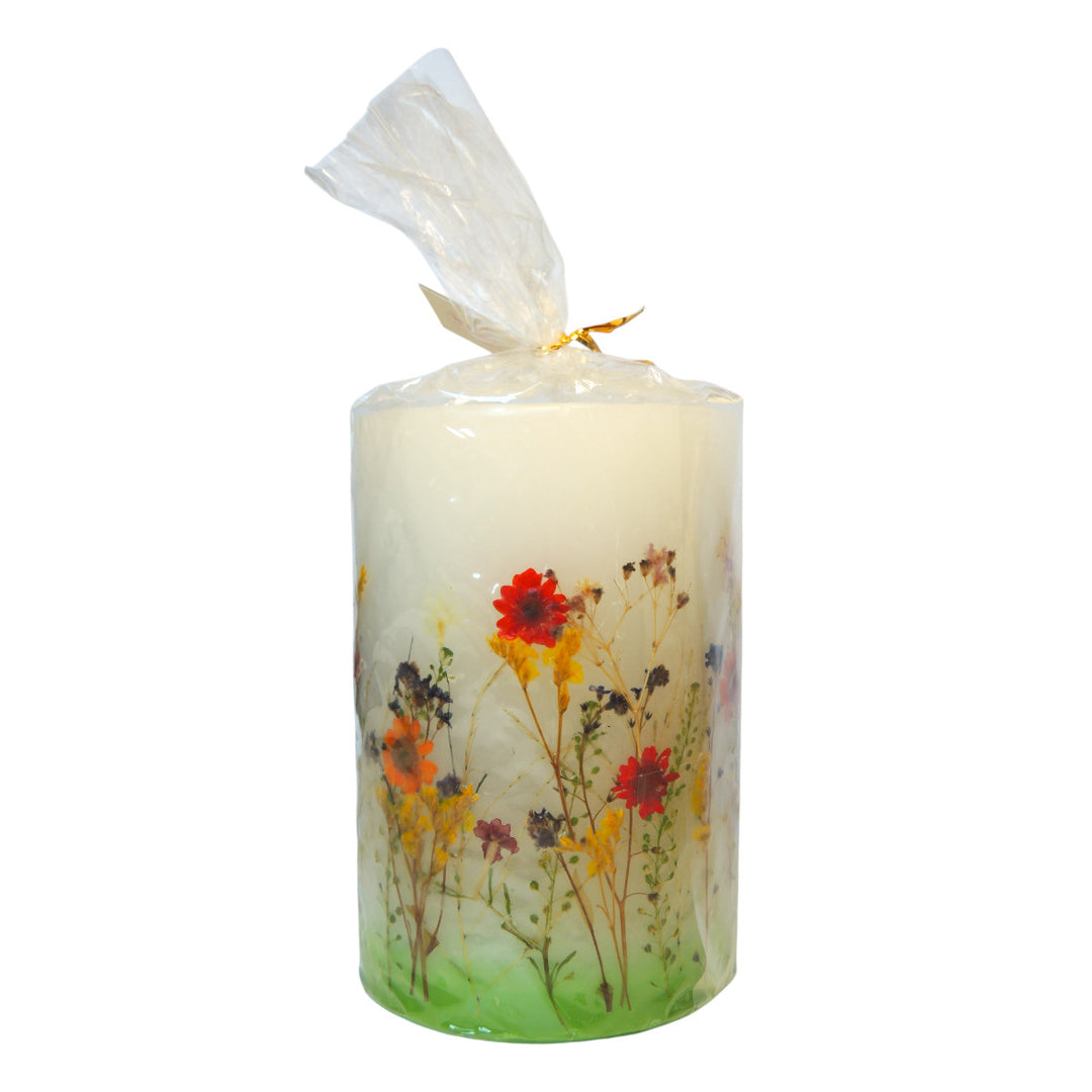Stumpenkerze rund - mit gepressten Blume