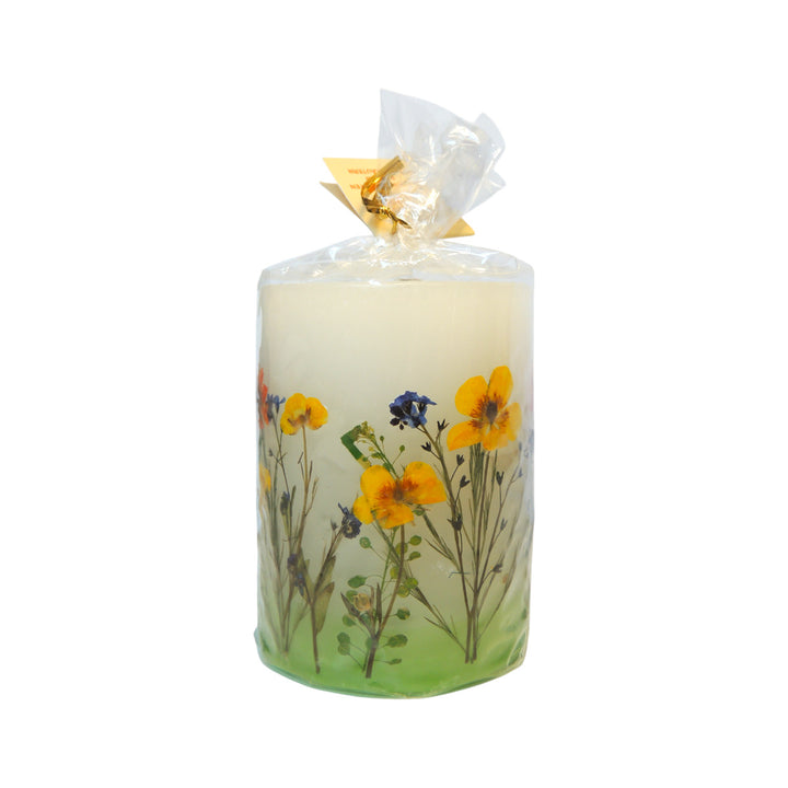 Stumpenkerze rund - mit gepressten Blume