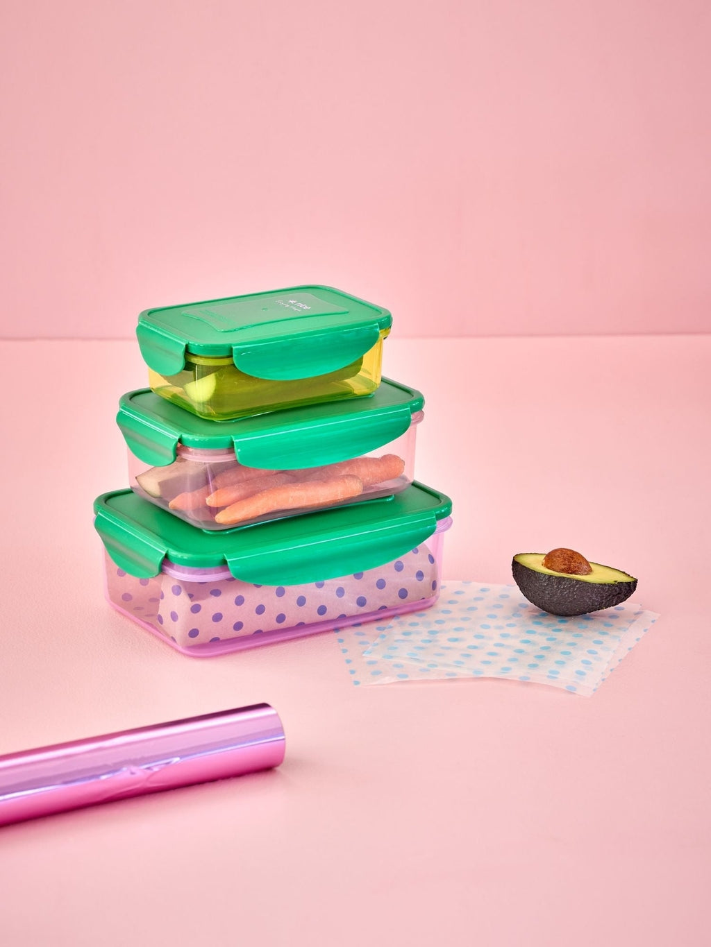 Rectangular plastic food boxes in different colors with green lid – 3 pieces