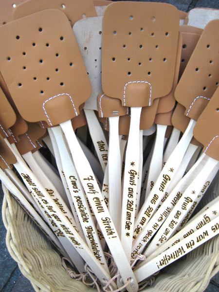 Fly swatter - thick leather - raw wood