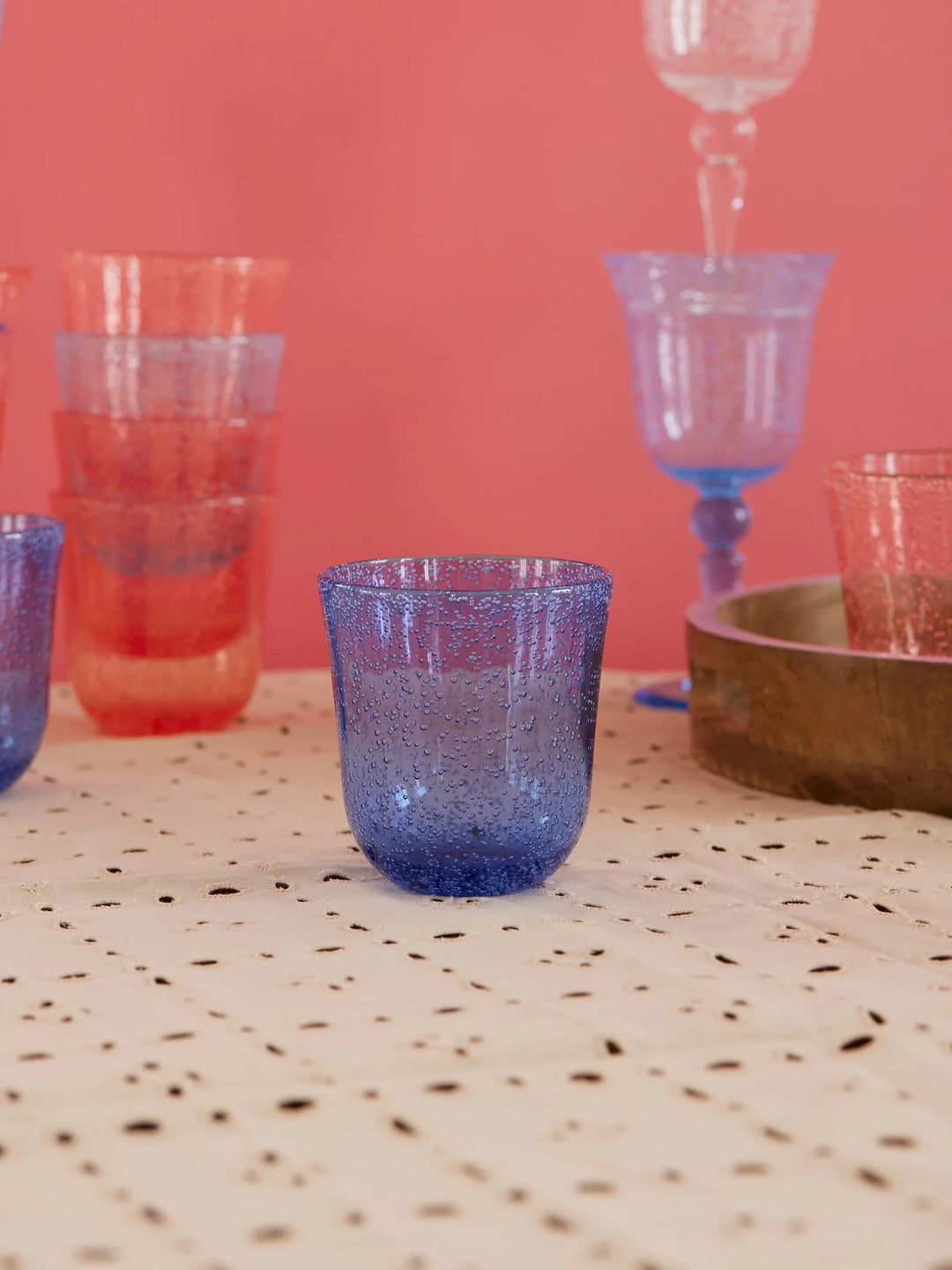 Acryl-Trinkbecher im Blasen-Design – Blau – 410 ml