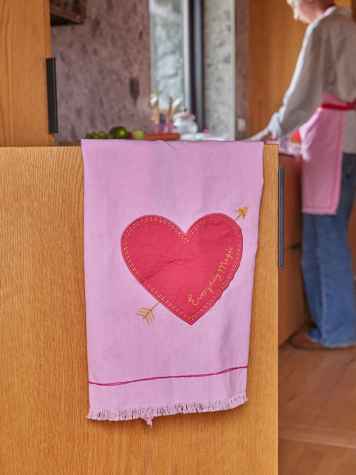 Enzymgewaschenes Baumwoll-Geschirrtuch mit Everyday Magic Application – Pink