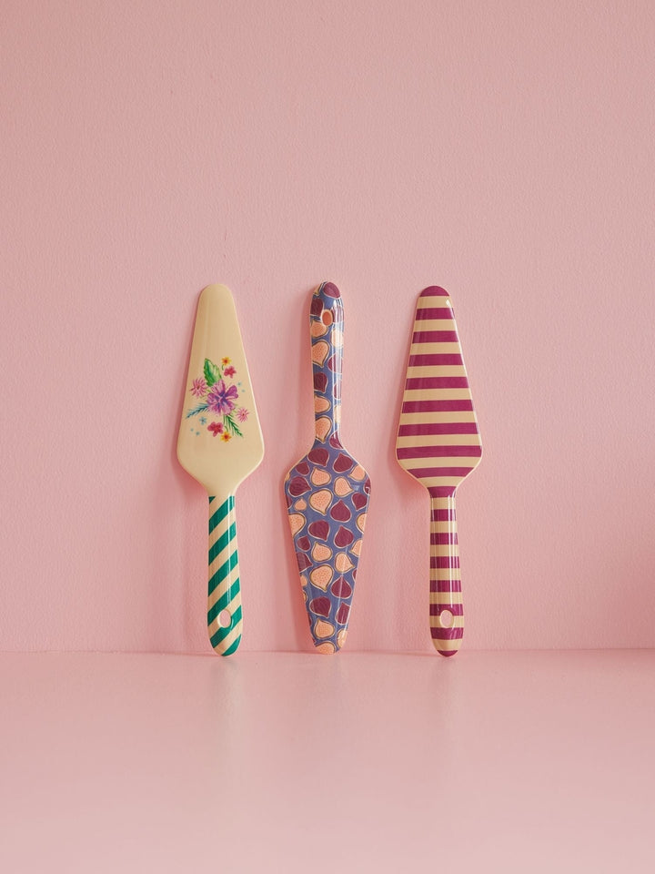 Melamine cake server in 3 different prints