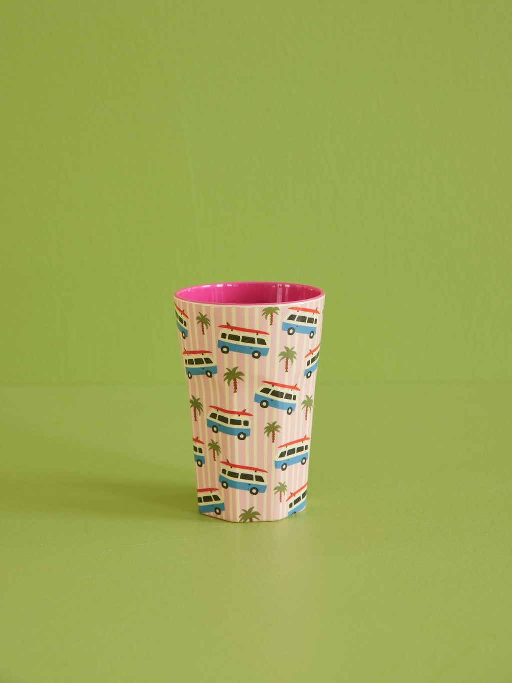 Melamine cup with pink cars print – large – 500 ml